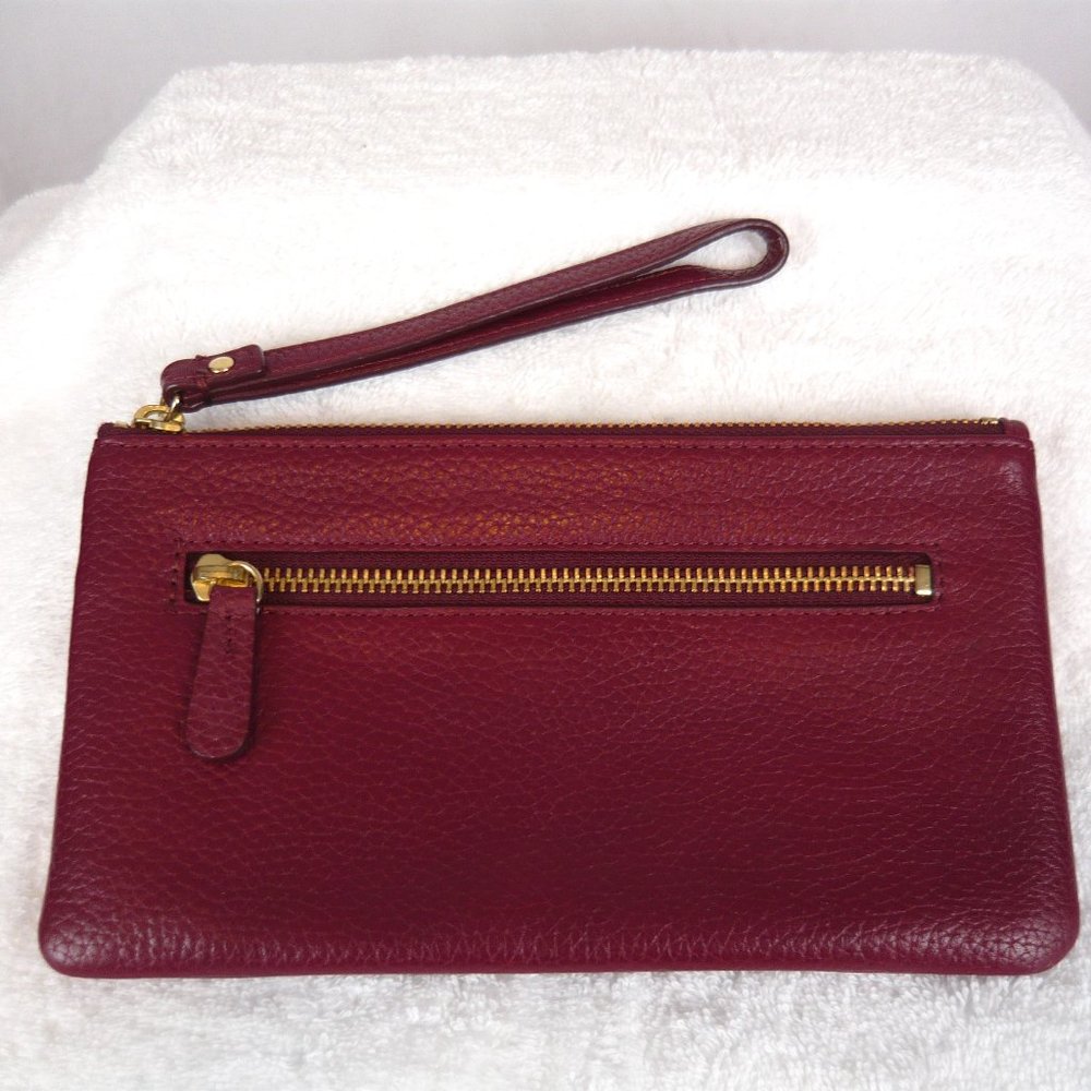 14th and Union Burgundy Zippered Wristlet